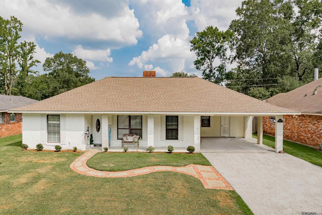 11049 E Vieux Dr, Baton Rouge, LA 70815