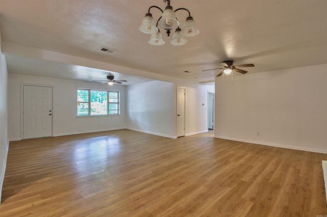 39 Sheraton Oaks Drive, Sherwood, AR 72120