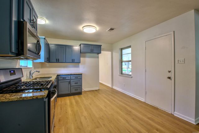 39 Sheraton Oaks Drive, Sherwood, AR 72120