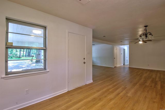 39 Sheraton Oaks Drive, Sherwood, AR 72120