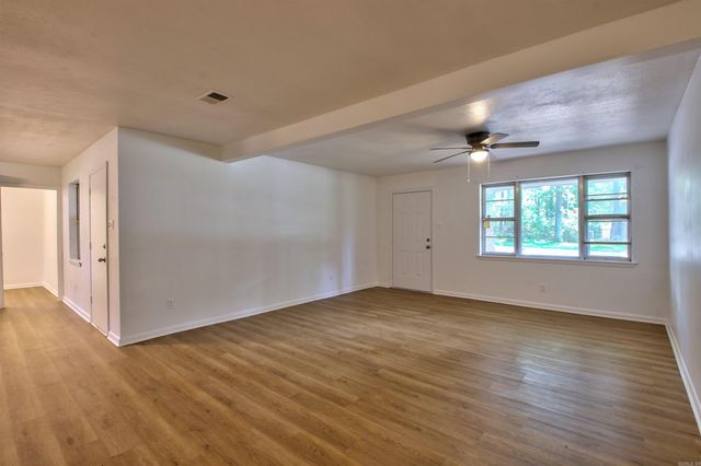 39 Sheraton Oaks Drive, Sherwood, AR 72120