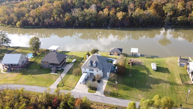 18429 Amite Acres Dr, Prairieville, LA 70769