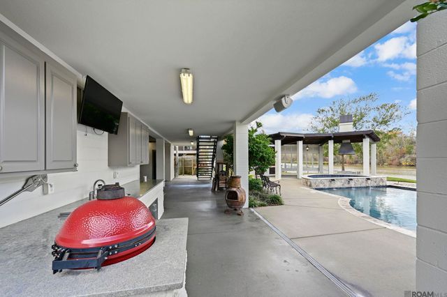 18429 Amite Acres Dr, Prairieville, LA 70769