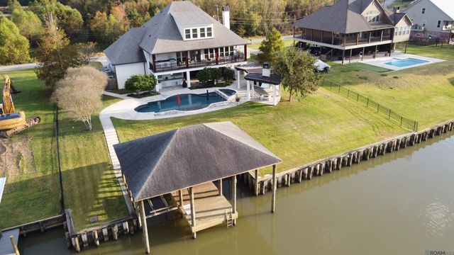 18429 Amite Acres Dr, Prairieville, LA 70769