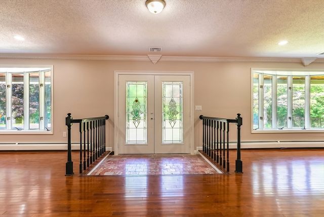 41 Watuppa Rd, Westport, MA 02790
