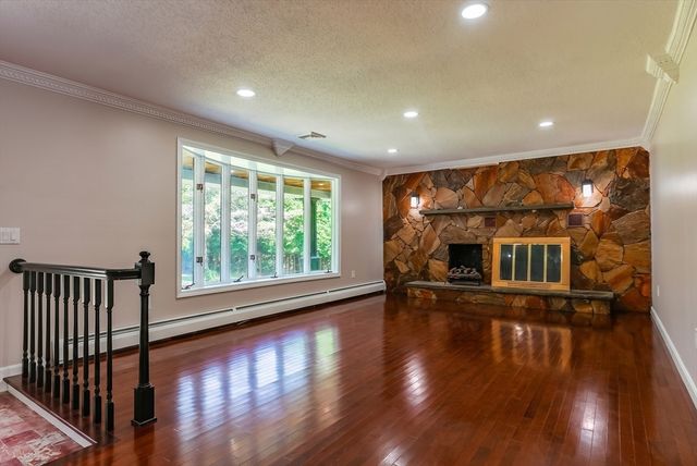 41 Watuppa Rd, Westport, MA 02790