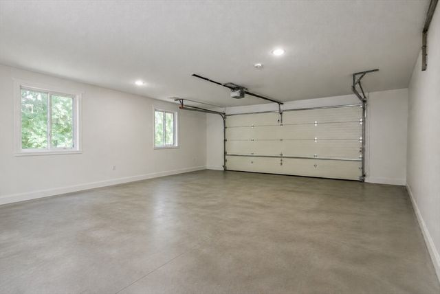 41 Watuppa Rd, Westport, MA 02790