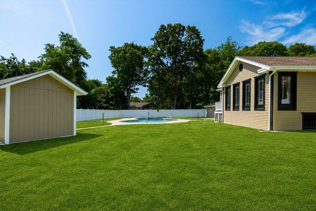 41 Watuppa Rd, Westport, MA 02790