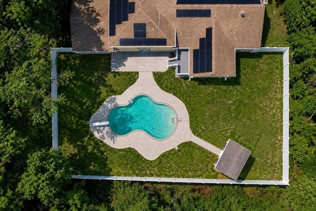 41 Watuppa Rd, Westport, MA 02790