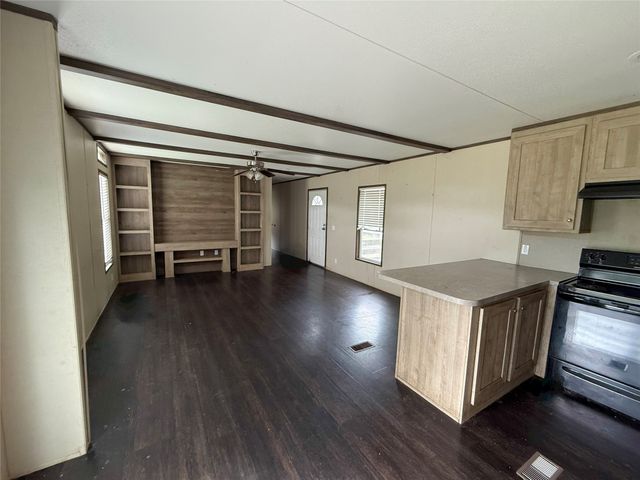 716 Quail Run Court, Seven Points, TX 75143