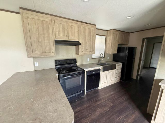 716 Quail Run Court, Seven Points, TX 75143