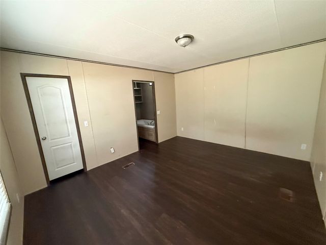 716 Quail Run Court, Seven Points, TX 75143