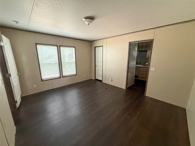 716 Quail Run Court, Seven Points, TX 75143