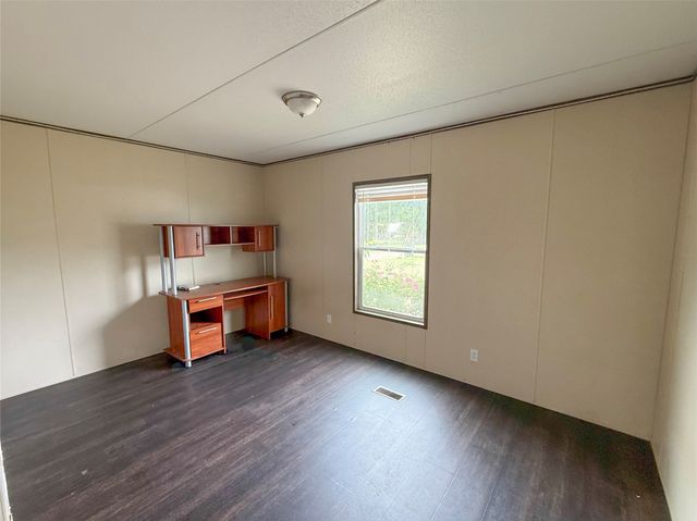 716 Quail Run Court, Seven Points, TX 75143