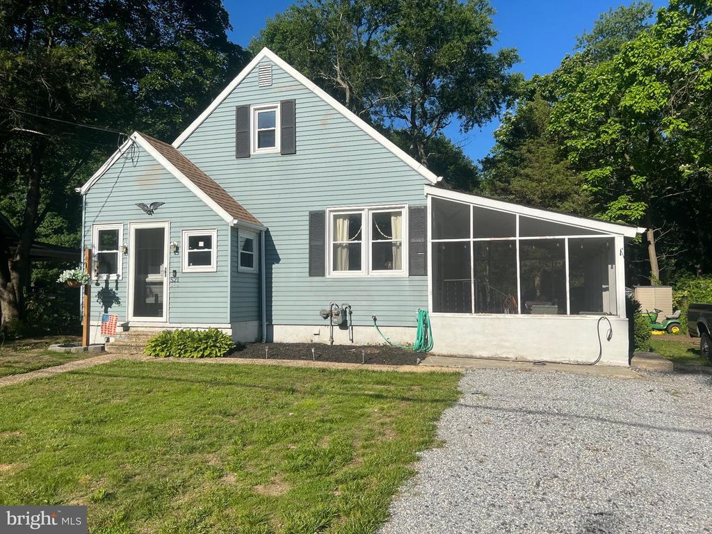 521 BELLVIEW AVE, Clayton, NJ 08312