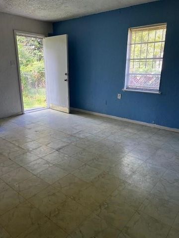 1827 Hickory Street, Shreveport, LA 71108