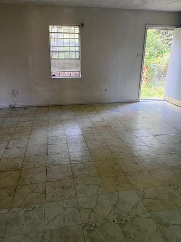 1827 Hickory Street, Shreveport, LA 71108