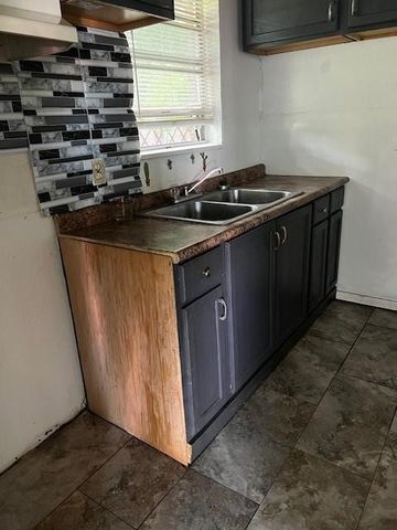 1827 Hickory Street, Shreveport, LA 71108