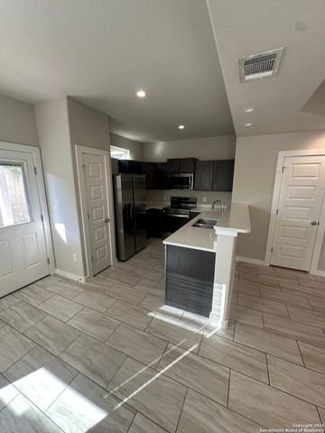 8419 Via Verona Unit 103, San Antonio, TX 78227