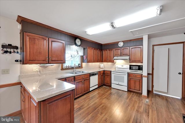 740 S COCALICO RD, Denver, PA 17517