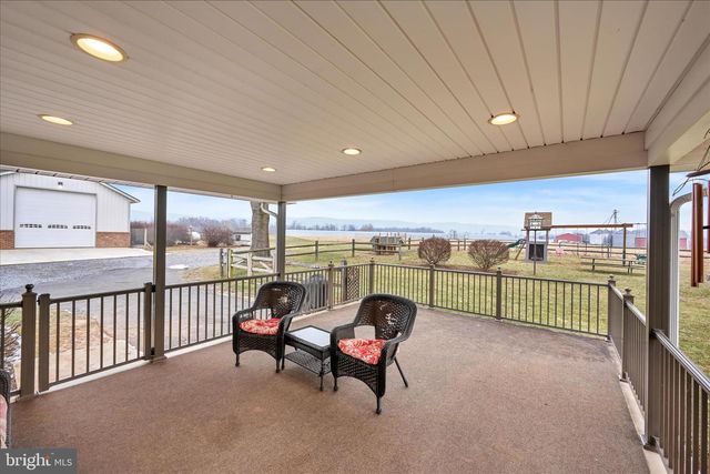 740 S COCALICO RD, Denver, PA 17517