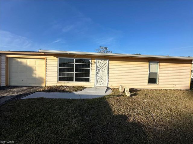 871 Lake McGregor DR, Fort Myers, FL 33919