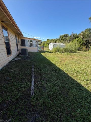 871 Lake McGregor DR, Fort Myers, FL 33919