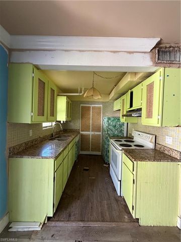 871 Lake McGregor DR, Fort Myers, FL 33919