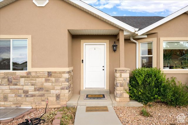 3367 WESTWARD AVE, Enoch, UT 84721