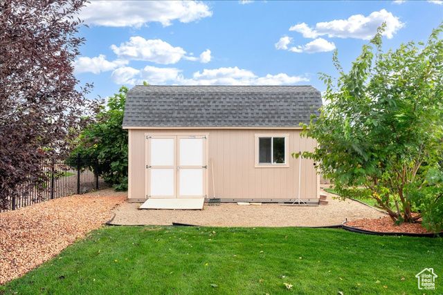 3367 WESTWARD AVE, Enoch, UT 84721
