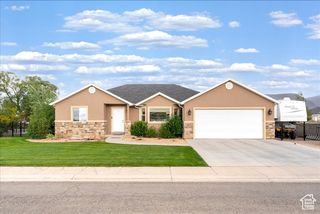 3367 WESTWARD AVE, Enoch, UT 84721