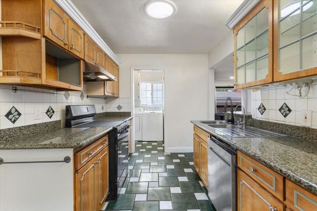 1745 Elmwood Avenue, Stockton, CA 95204