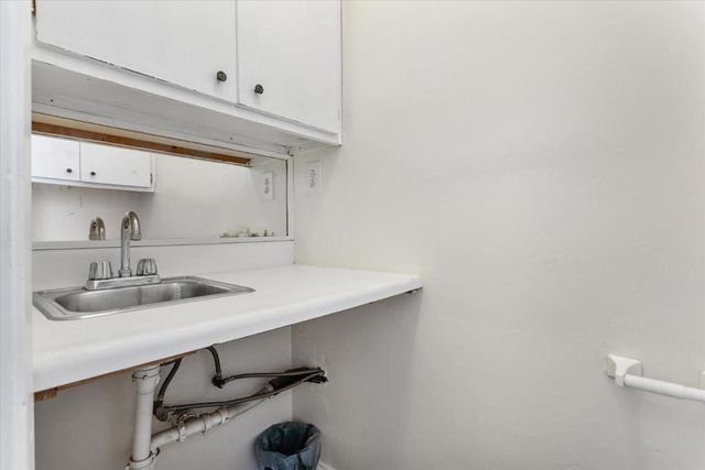 1745 Elmwood Avenue, Stockton, CA 95204