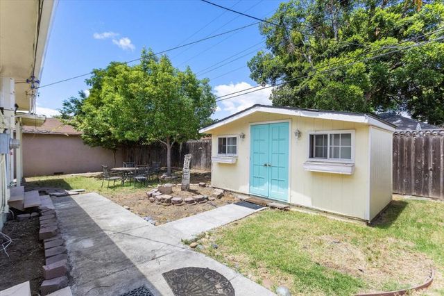 1745 Elmwood Avenue, Stockton, CA 95204