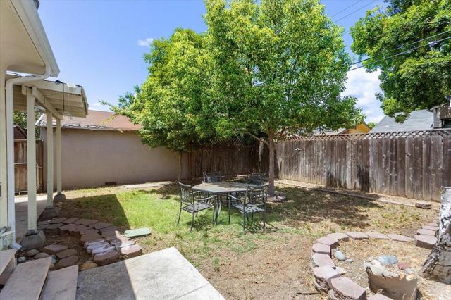 1745 Elmwood Avenue, Stockton, CA 95204