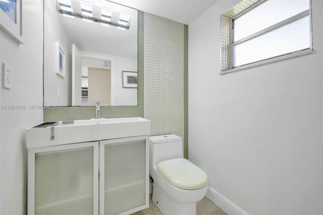 100 Edgewater Dr 240, Coral Gables, FL 33133