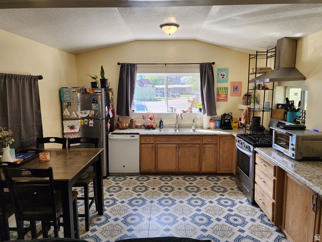 8808 S OXFORD CIR, Sandy, UT 84070
