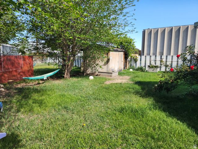 8808 S OXFORD CIR, Sandy, UT 84070