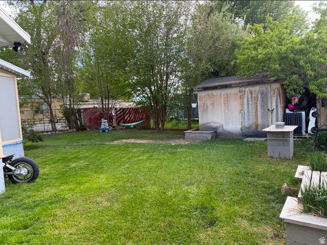 8808 S OXFORD CIR, Sandy, UT 84070