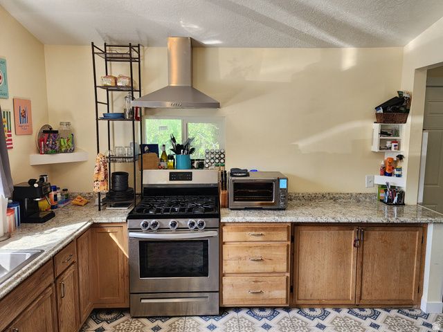 8808 S OXFORD CIR, Sandy, UT 84070