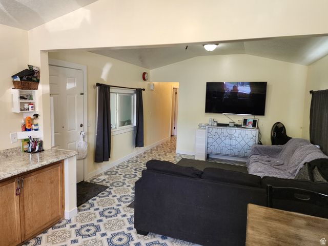8808 S OXFORD CIR, Sandy, UT 84070