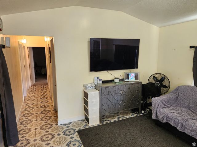 8808 S OXFORD CIR, Sandy, UT 84070