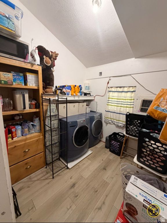 Image 17 of property listing at 8808 S OXFORD CIR, Sandy, UT 84070