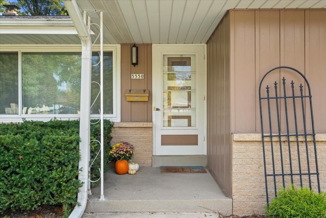 5550 Oakwood COURT, Greendale, WI 53129
