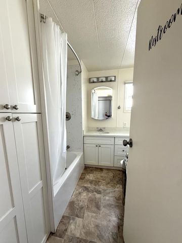 1700 El Camino Real, South San Francisco, CA 94080