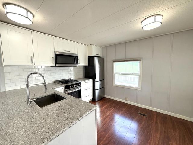 1700 El Camino Real, South San Francisco, CA 94080