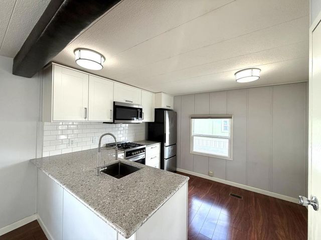 1700 El Camino Real, South San Francisco, CA 94080