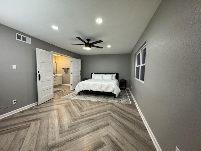 1115 Augusta Drive 38, Houston, TX 77057