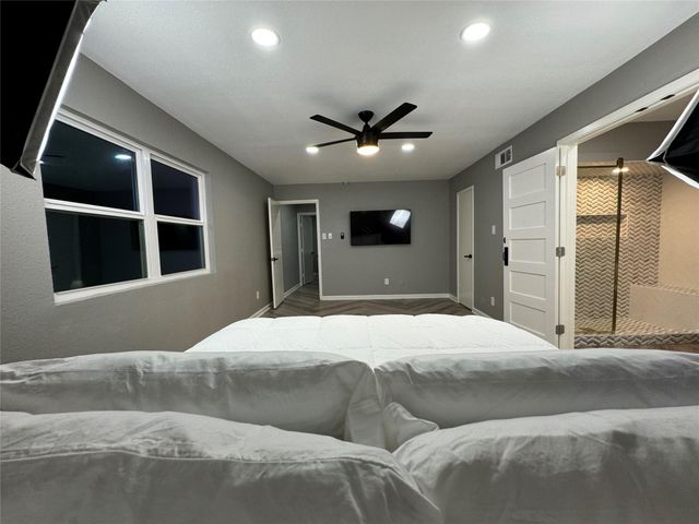 1115 Augusta Drive 38, Houston, TX 77057
