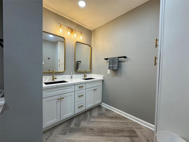 1115 Augusta Drive 38, Houston, TX 77057